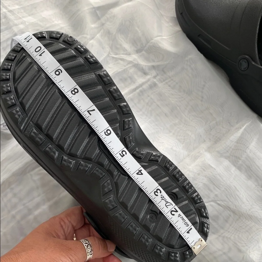 CROCS Black Sandals with Molded Design and Ventilation